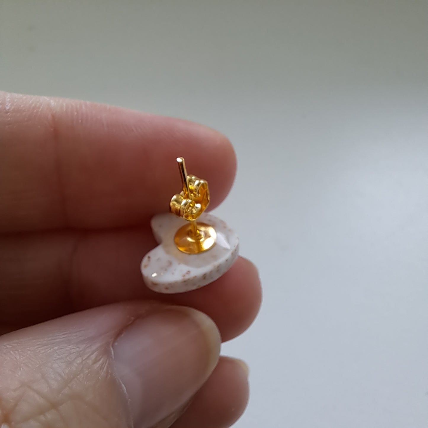 HEATHER Herz-Ohrstecker, Off-White/Gold