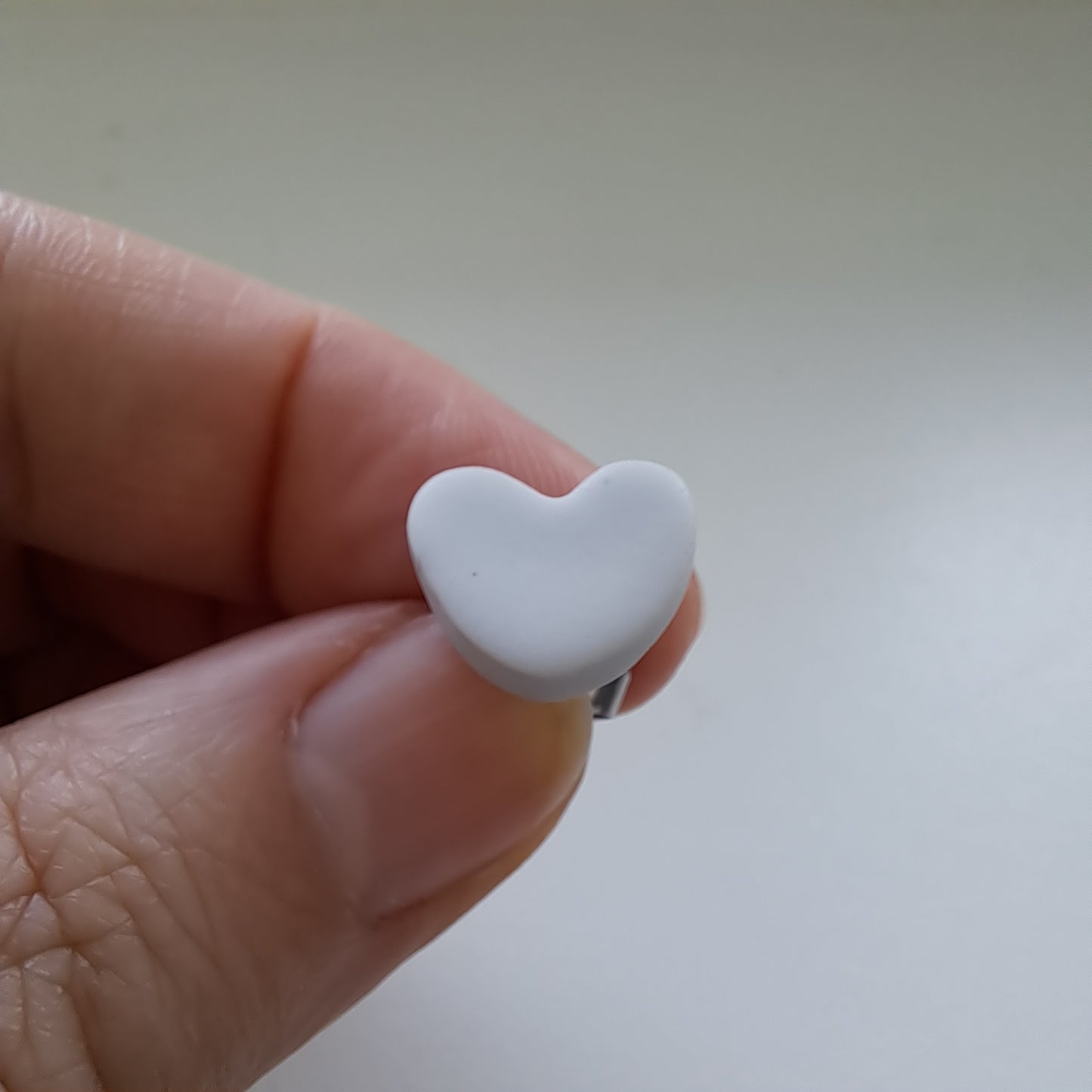 HEATHER heart stud earrings, light gray