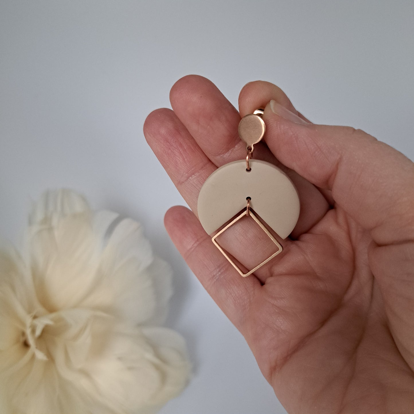 BEKKA Statement-Ohrhänger, Beige/Rosé
