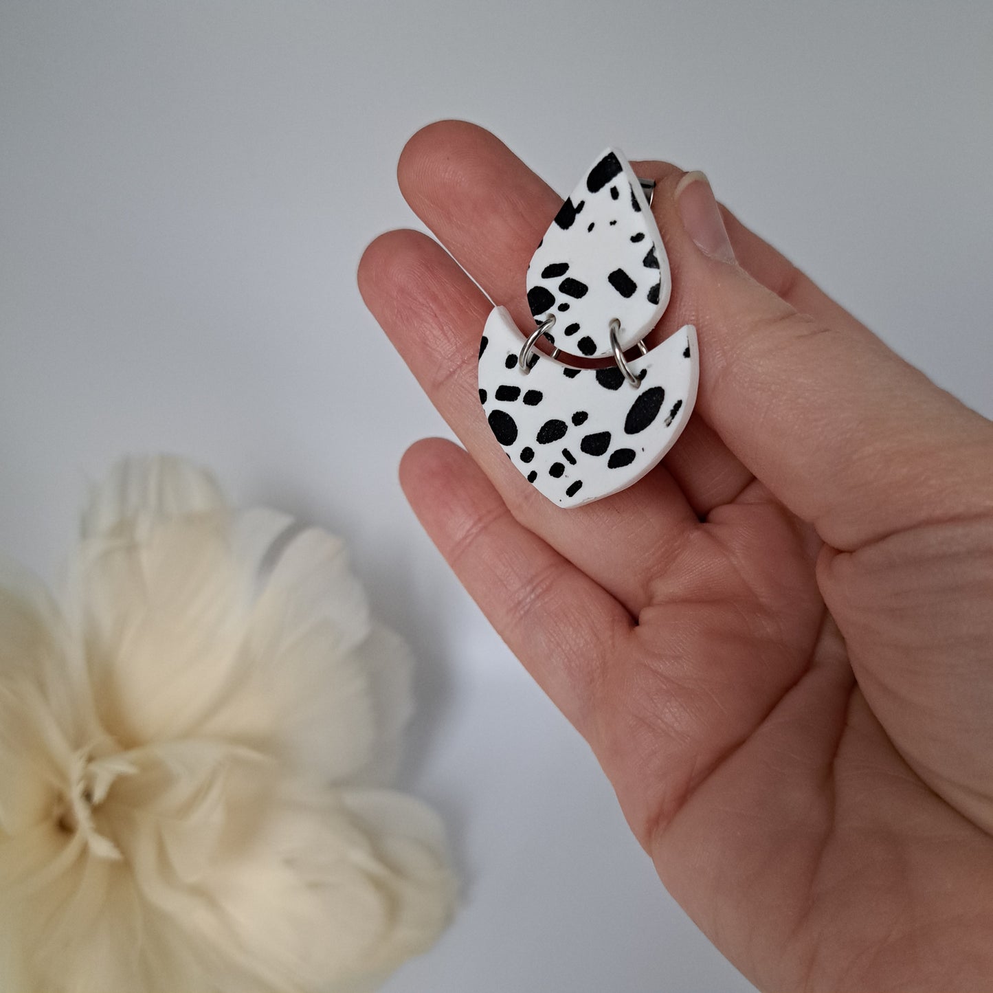 BROOKE statement earrings, white/black/silver