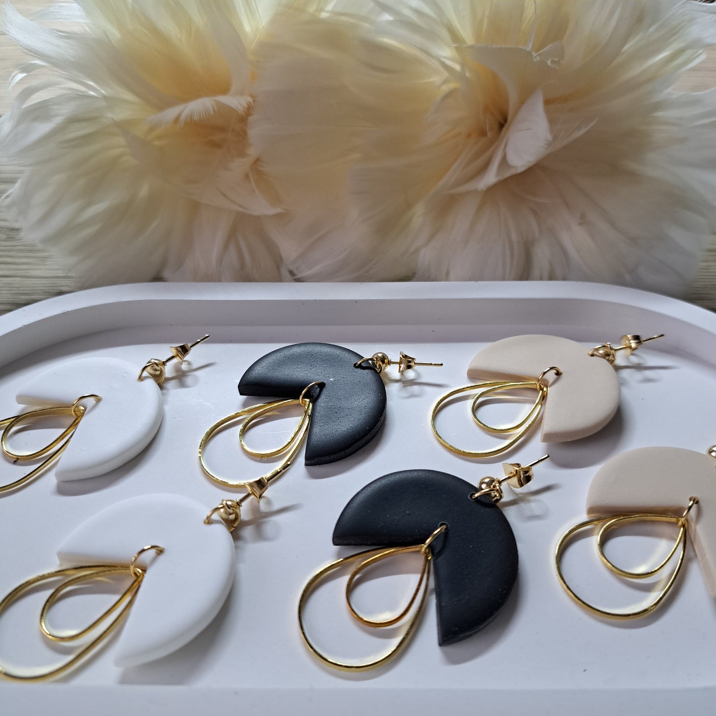 BELINDA statement earrings, white/gold