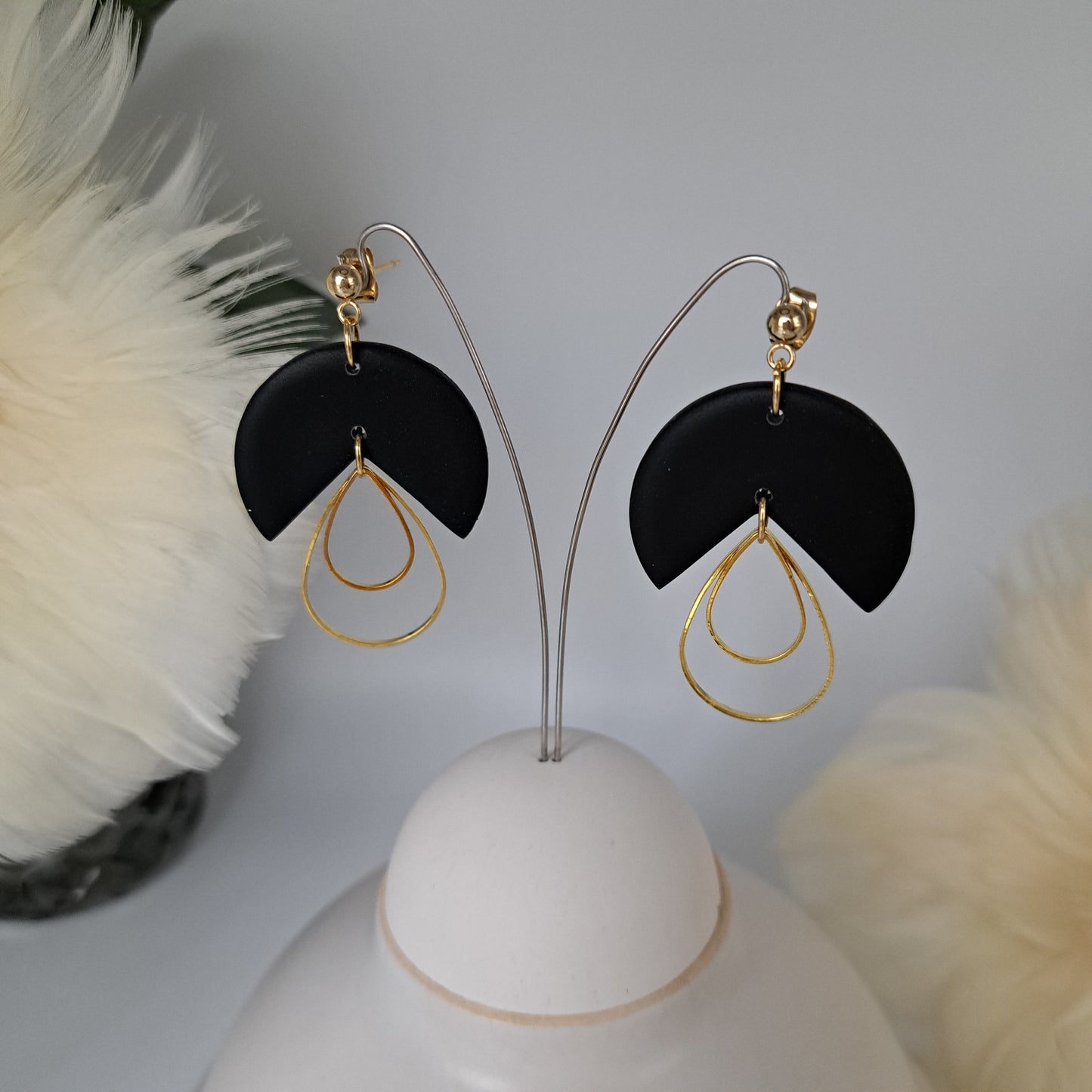 BELINDA statement earrings, black/gold