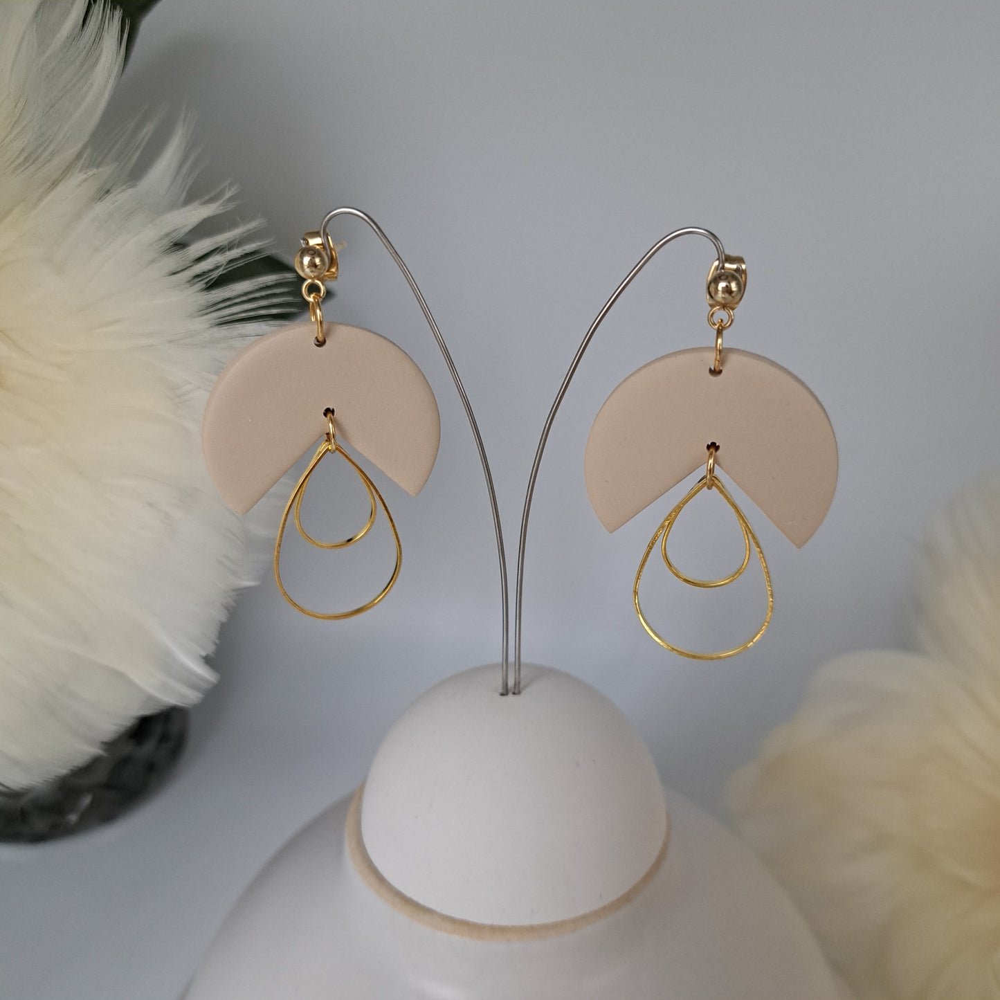 BELINDA Statement-Ohrhänger, Beige/Gold