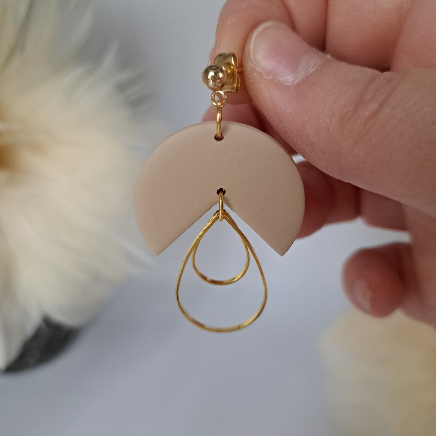 BELINDA Statement-Ohrhänger, Beige/Gold