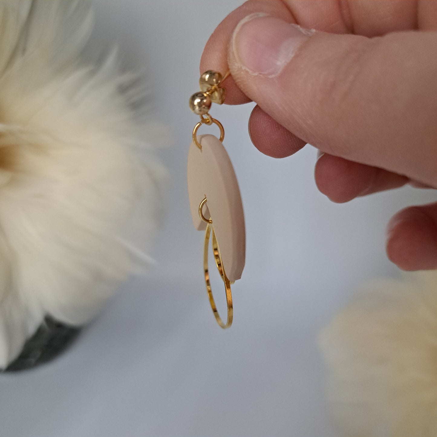 BELINDA Statement-Ohrhänger, Beige/Gold