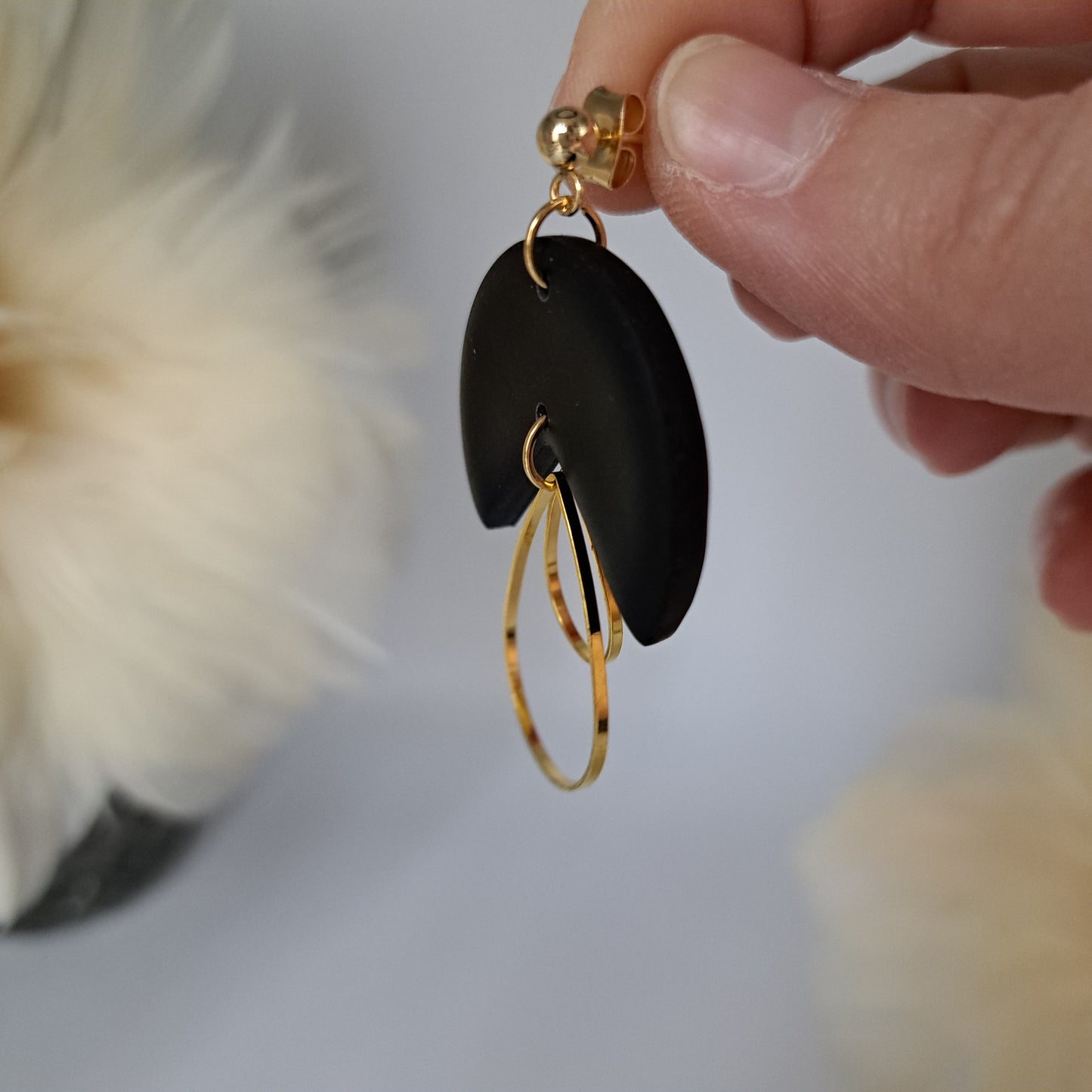 BELINDA statement earrings, black/gold