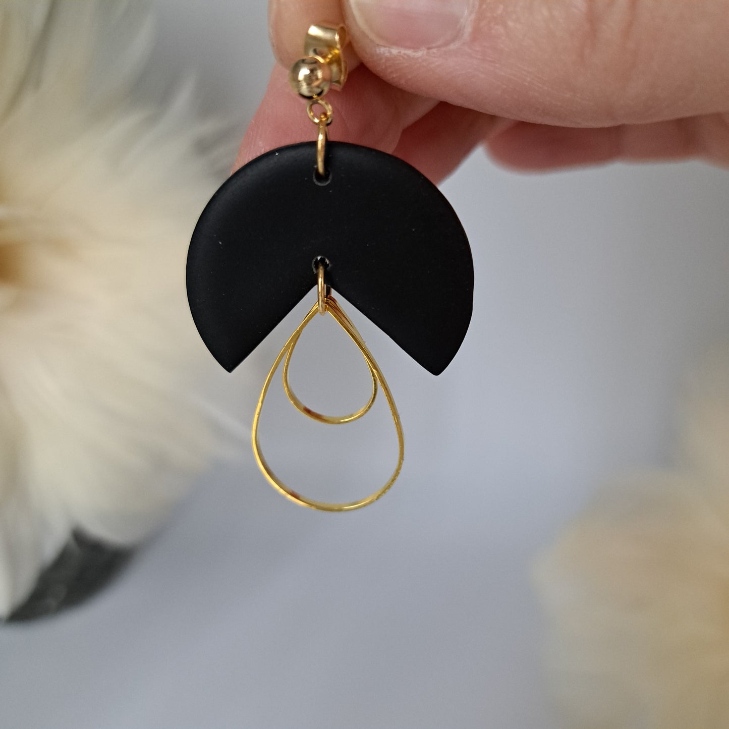 BELINDA statement earrings, black/gold