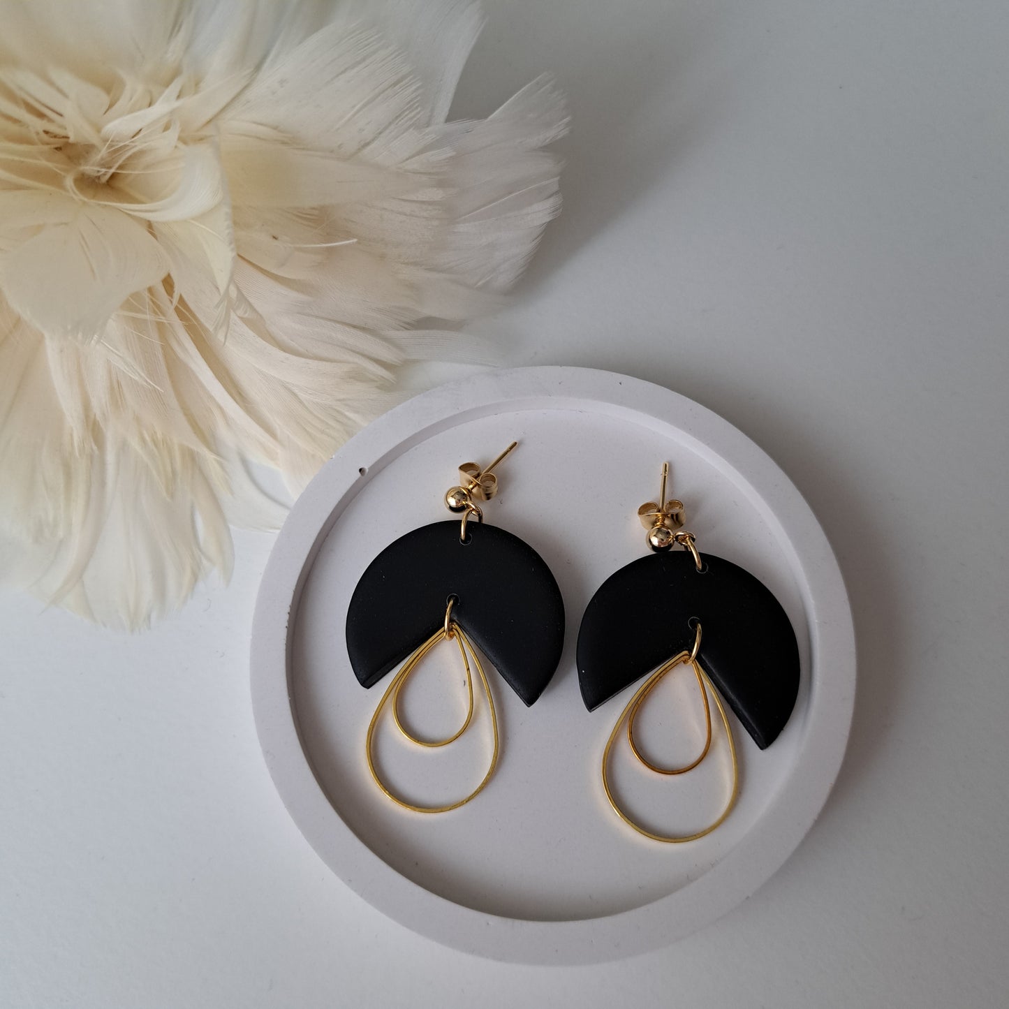 BELINDA statement earrings, black/gold