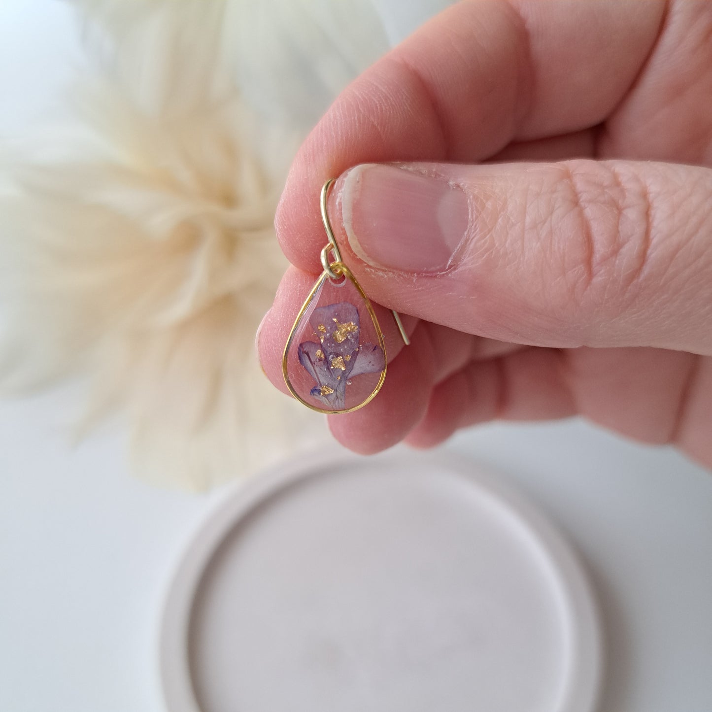 LAVENDEL, kleine Blumen-Ohrhänger, Gold oder Silber/Transparent