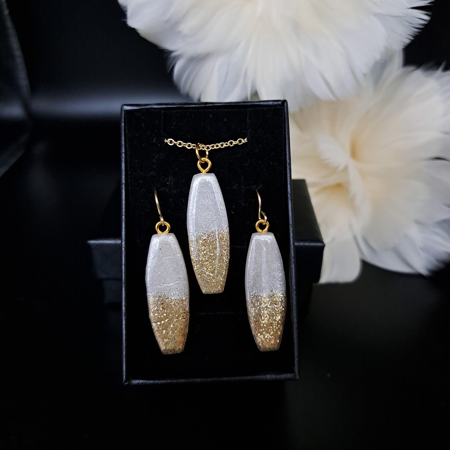 SET-Gwen, earrings + chain, gold/ivory